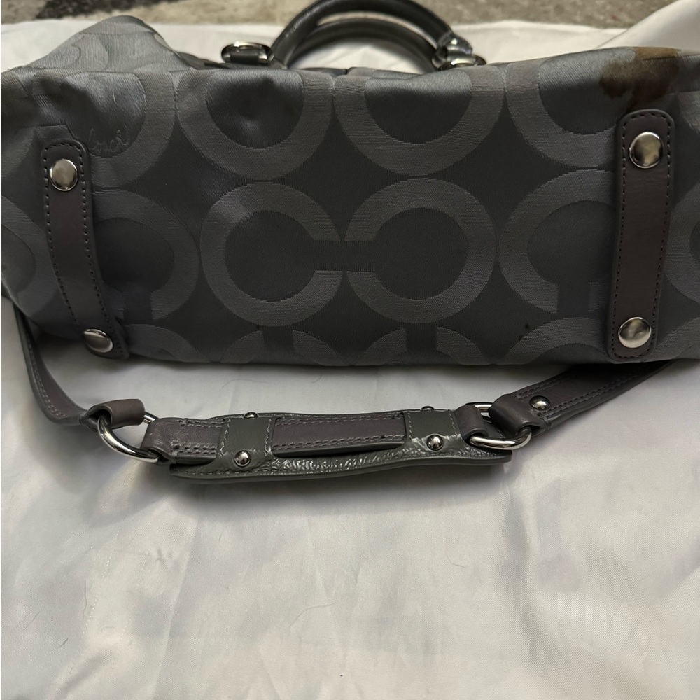 Coach purse - Picture 4 of 6